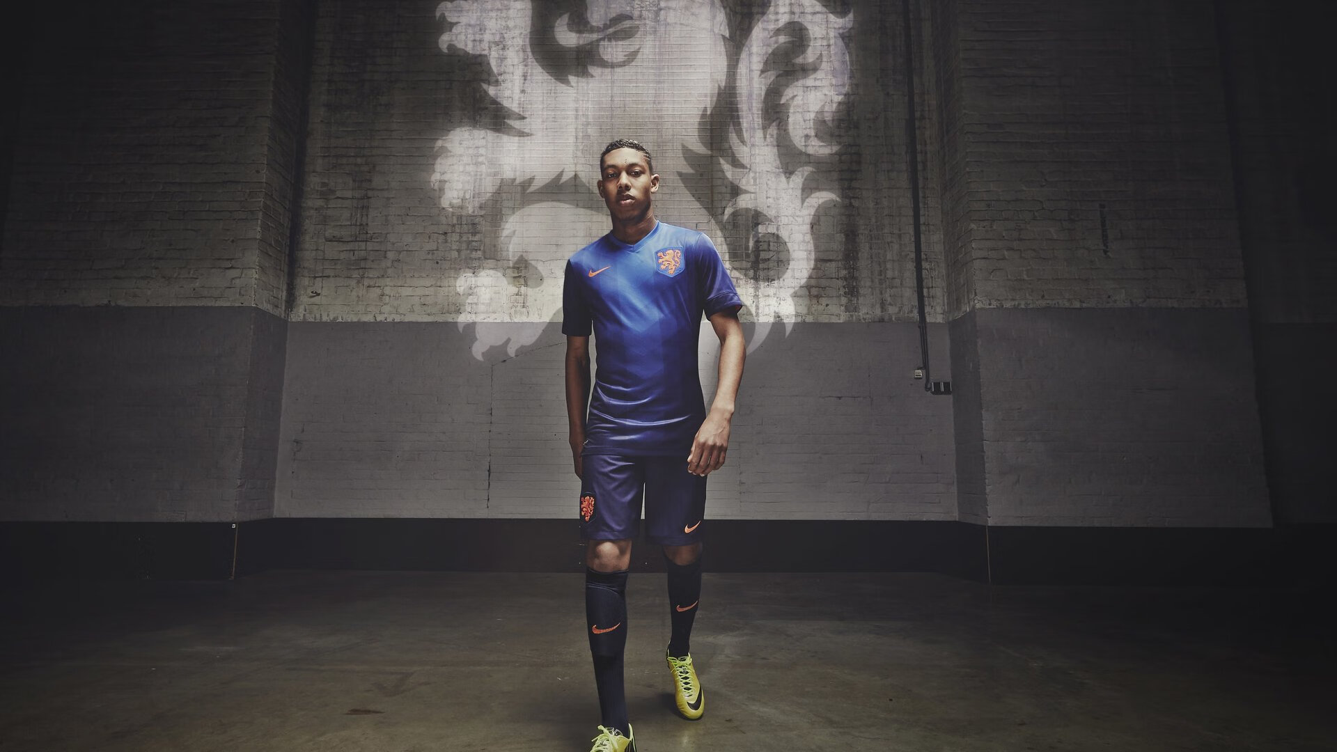 Jiu You-俱乐部与球迷关系互动形式单一